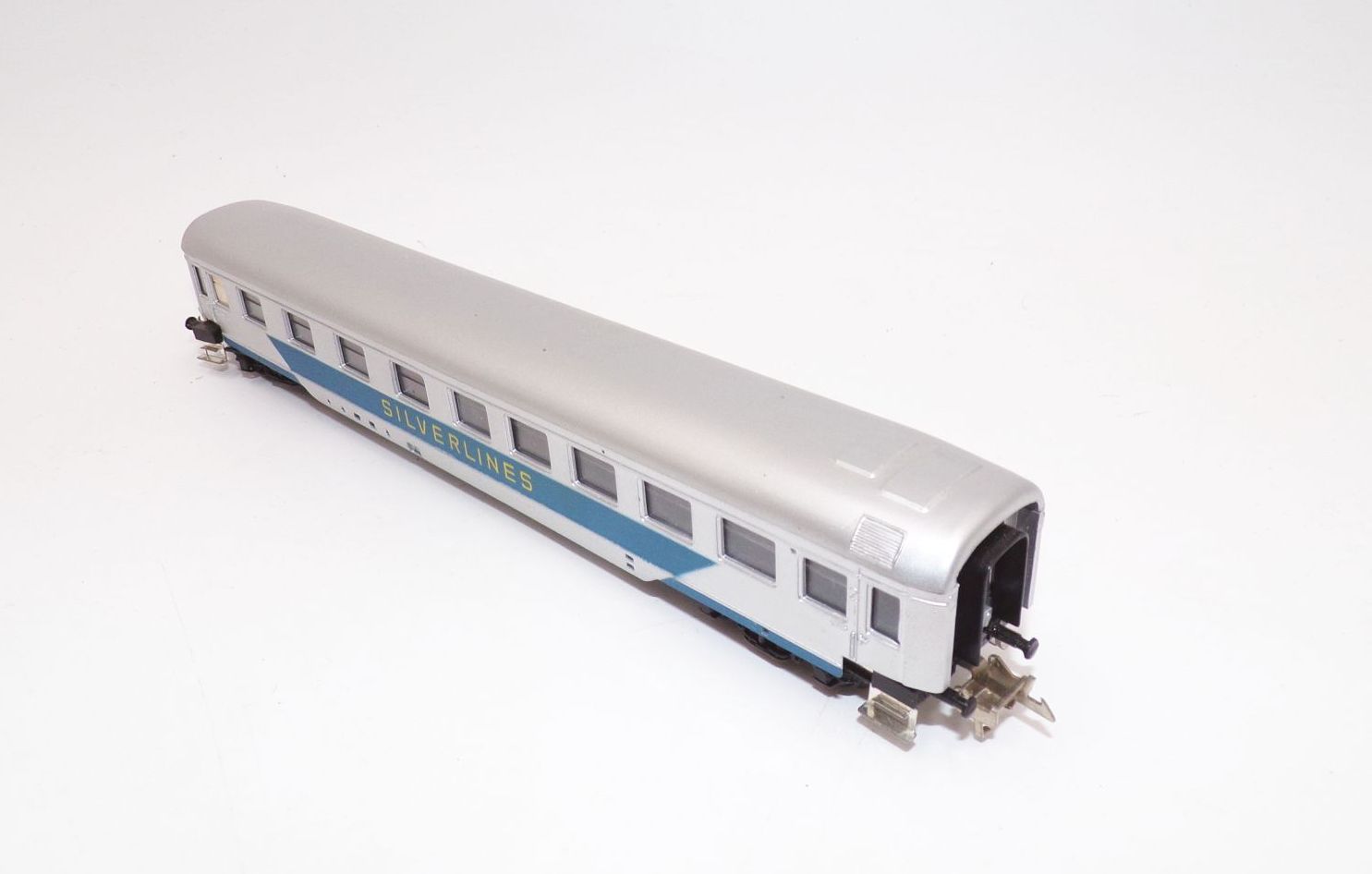 Zeuke TT Diesellok Silverlines 205 Lok und 3 Wagen Zeuke TT Diesellok Silverlines 205 Lok und 3 Wagen