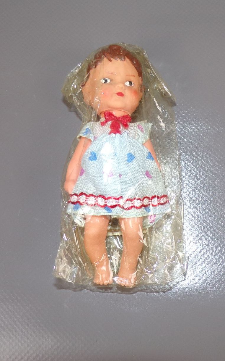 DDR Ari 13417 Puppe für Puppenstube unbenutzt in OVP