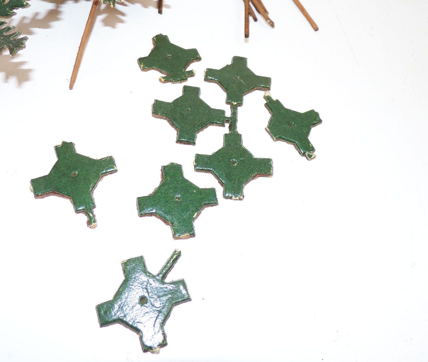 Dresdner Pappe Weihnachtsbaum Christbaum Tannenbaum Puppenstube vor 1945 Rester