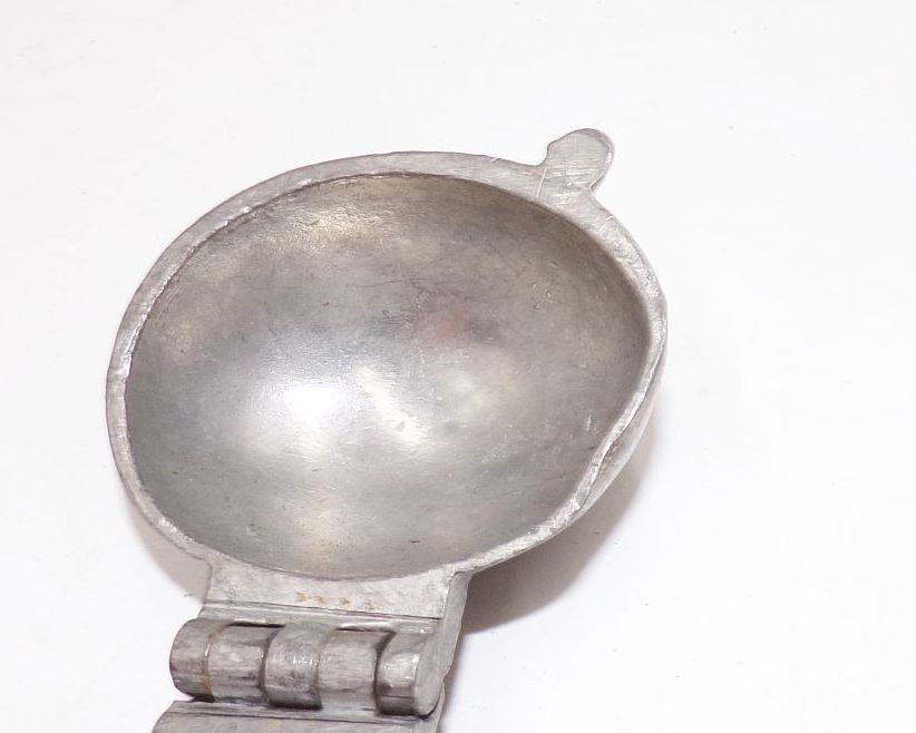 Old Konditorform Ei Form aus Zinn Konditorform Marzipanform 
