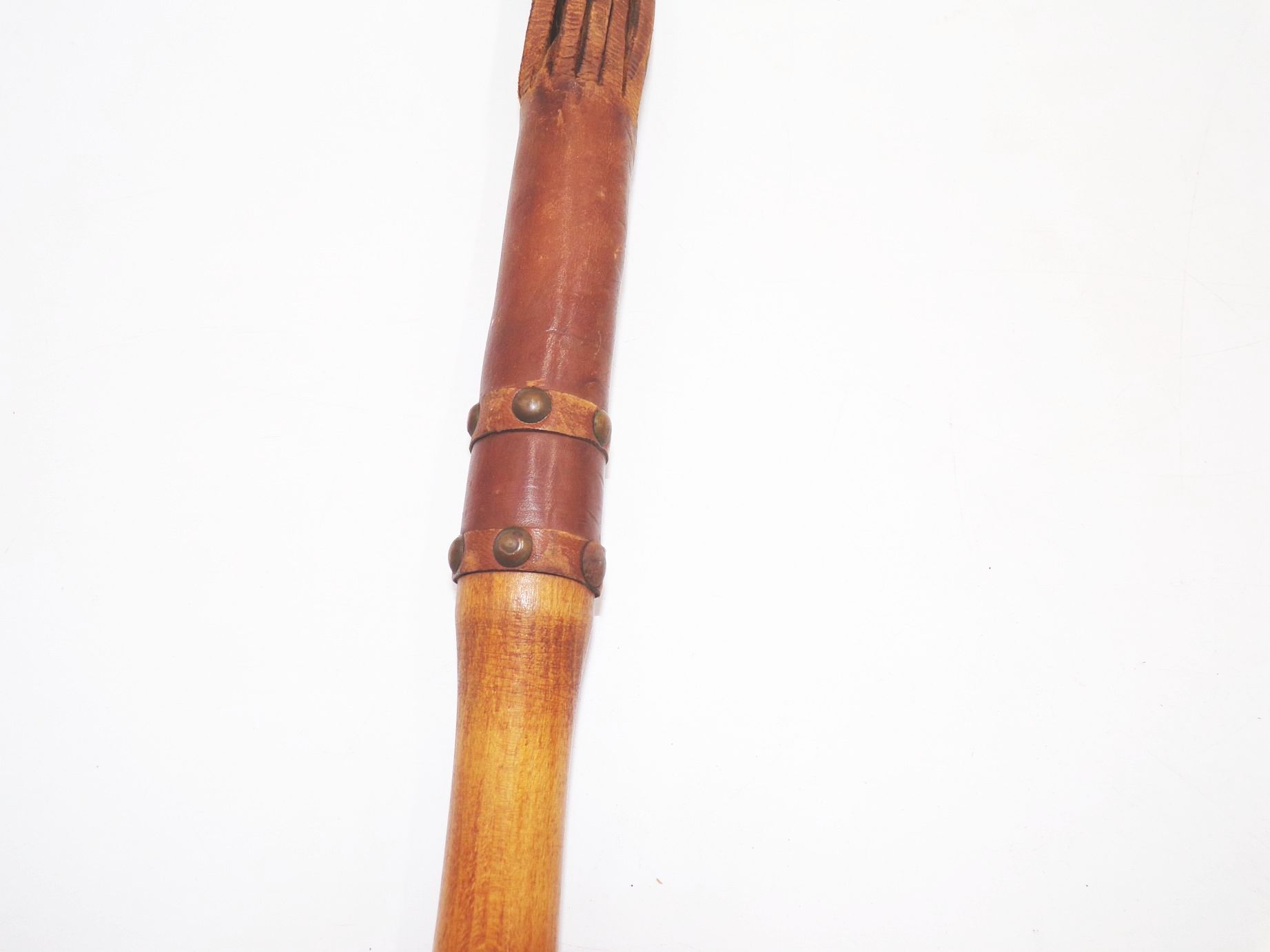 Alte Lederpeitsche Ochsenziemer Antik Holz Riemenpeitsche Peitsche Alte Lederpeitsche Ochsenziemer Antik Holz Riemenpeitsche Peitsche