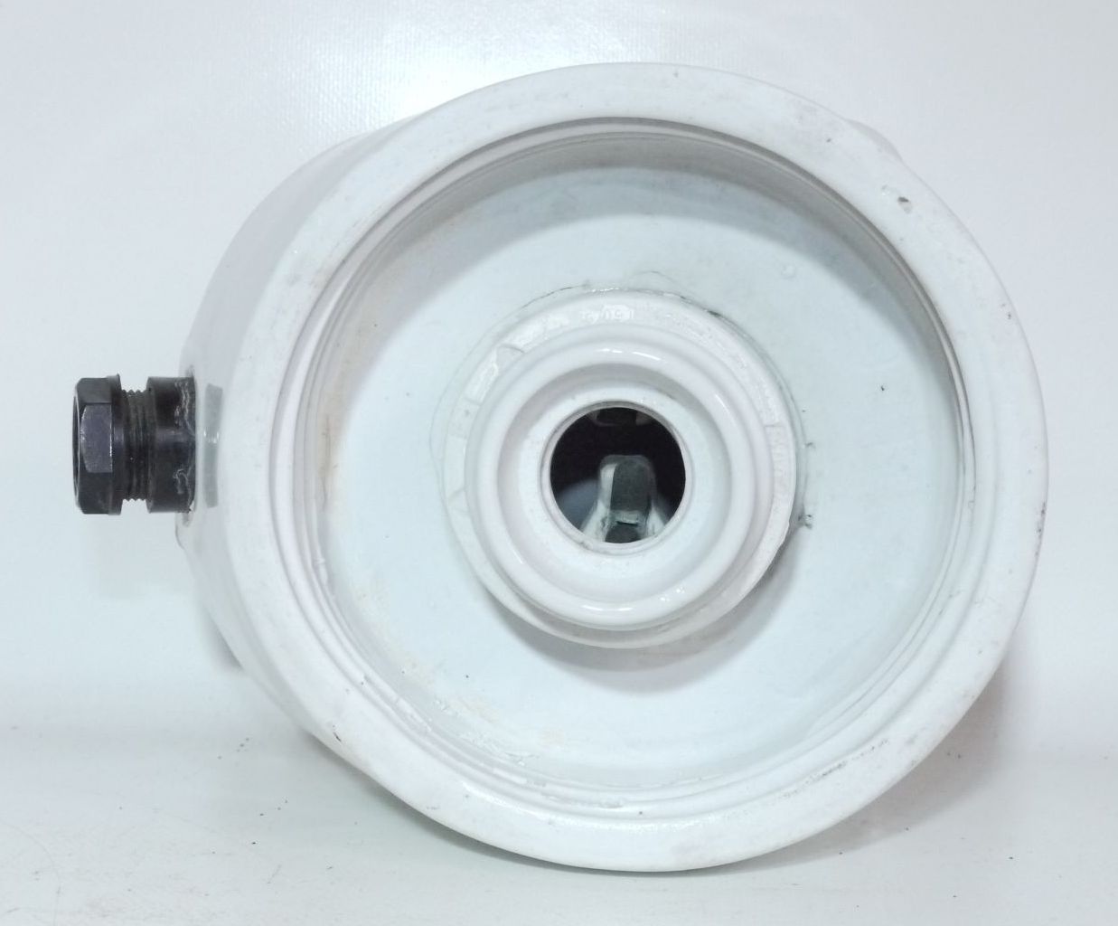 Alte Kugellampe IP41 Glas Weiß Außenlampe Porzellan Fassung schräg