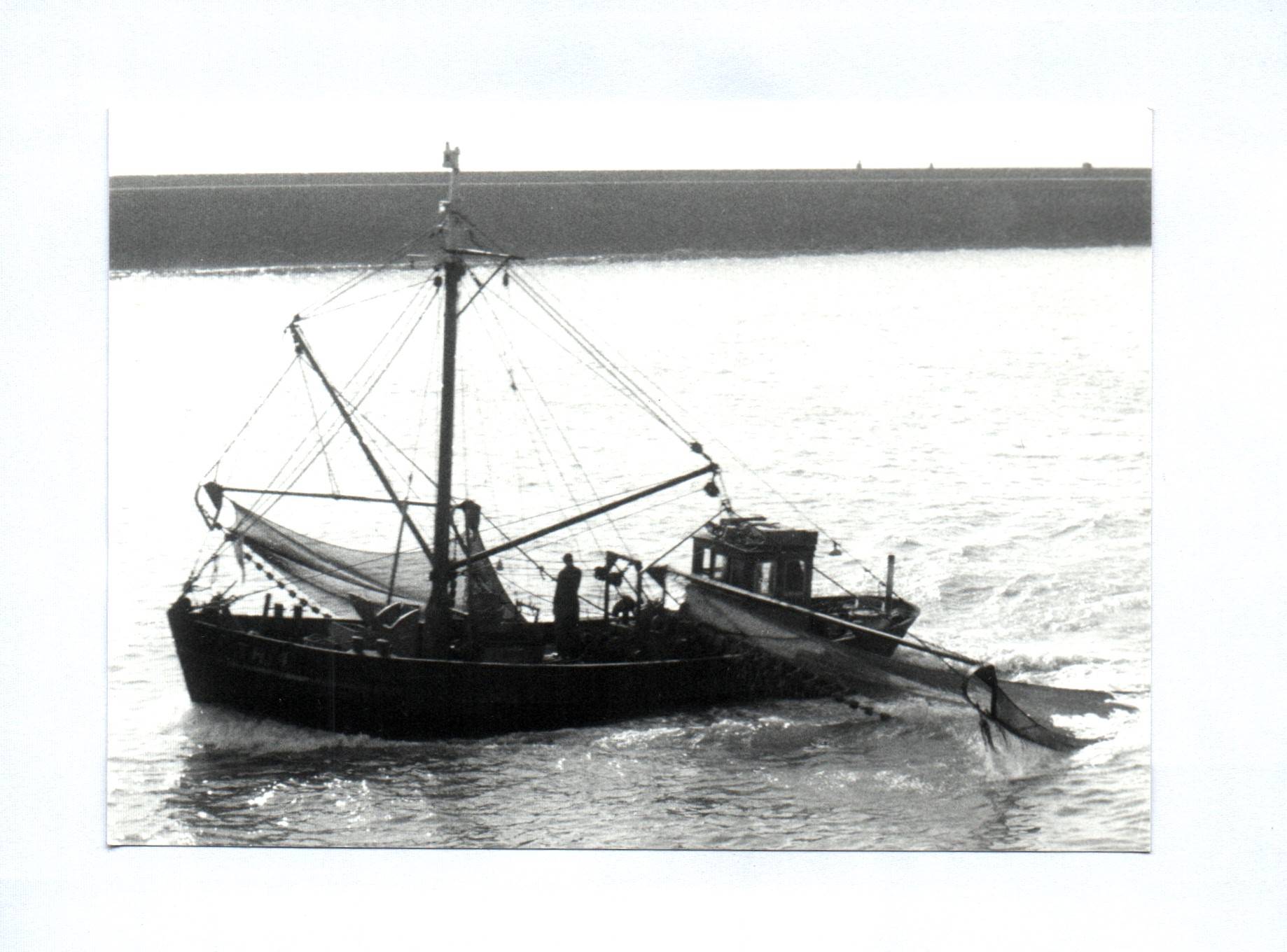 5x Foto den Haag Scheveningen Hafen einlaufender Fischdampfer 1962