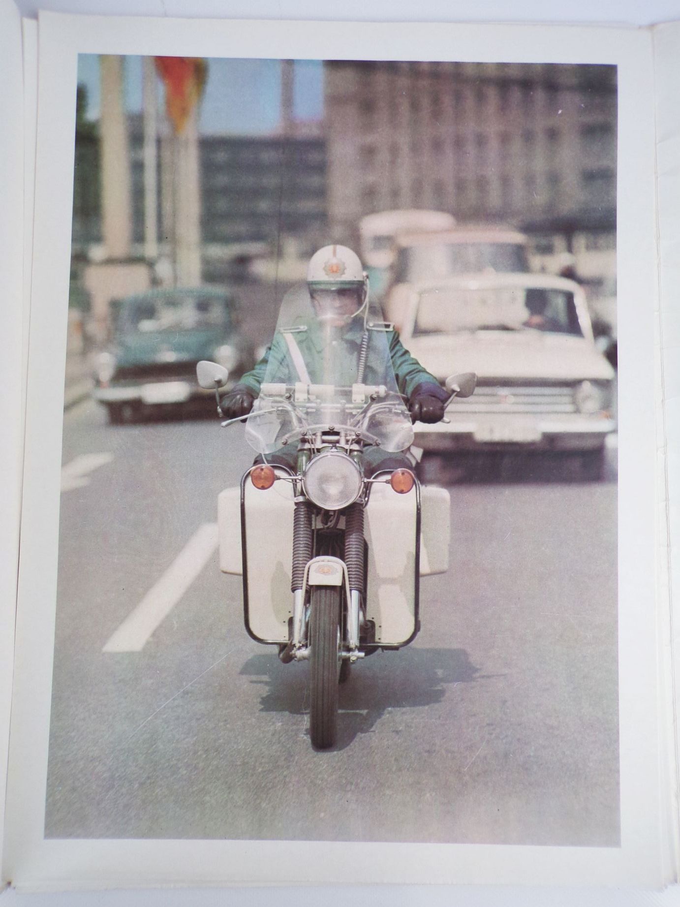 Mappe Volkspolizei NVA 1975 DDR Bildermappe Agitation 