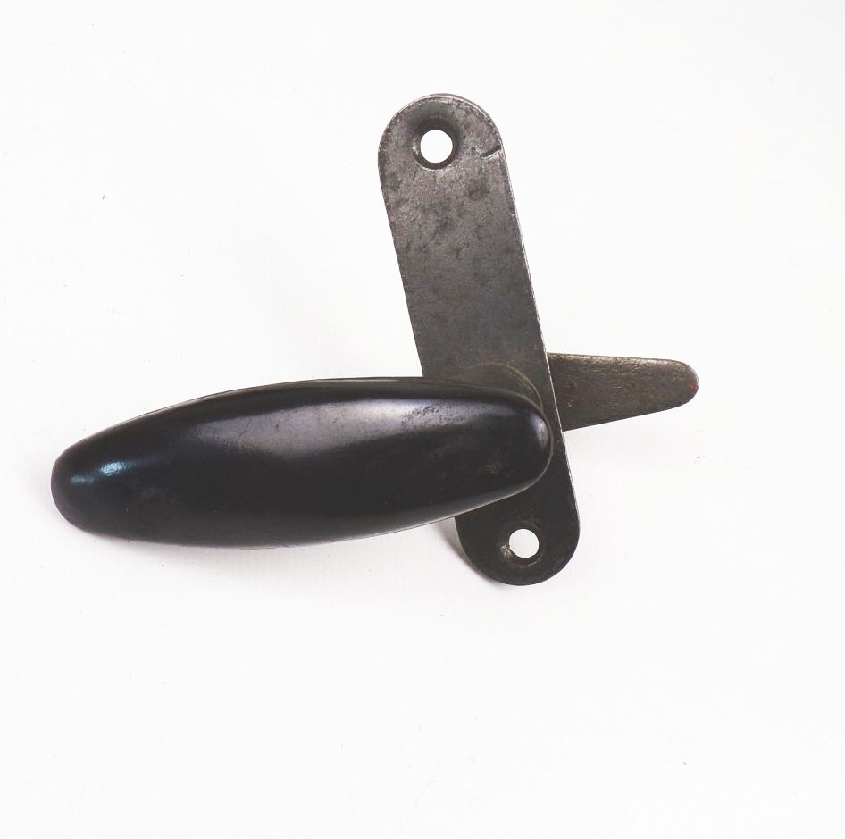 Alter Fenstergriff Fensterolive mit Beschlag Schwarz Bakelit Art Deco Bauhaus 
