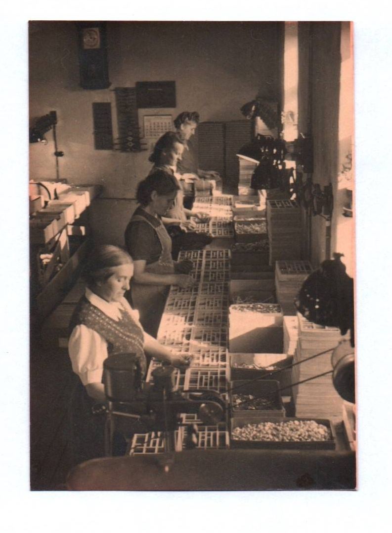 Foto Lot Olympia Metall Spielwaren Leipziger Messe Stand 1960er Spielzeug Foto Lot Olympia Metall Spielwaren Leipziger Messe Stand 1960er Spielzeug