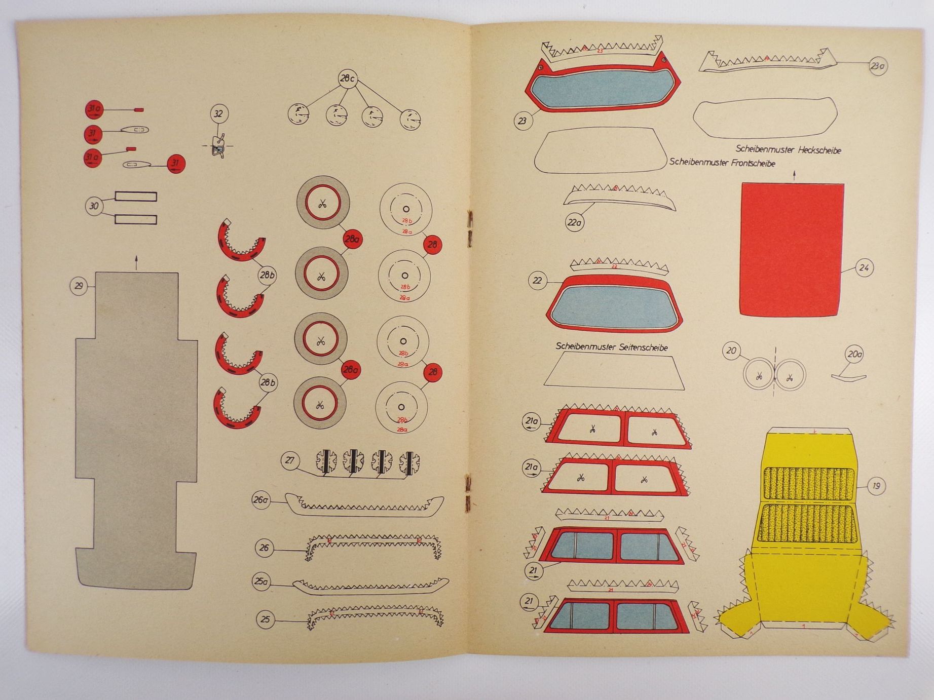 Alter Kranich Modellbogen Skoda 1000 MB 1966 DDR GDR Modellbau