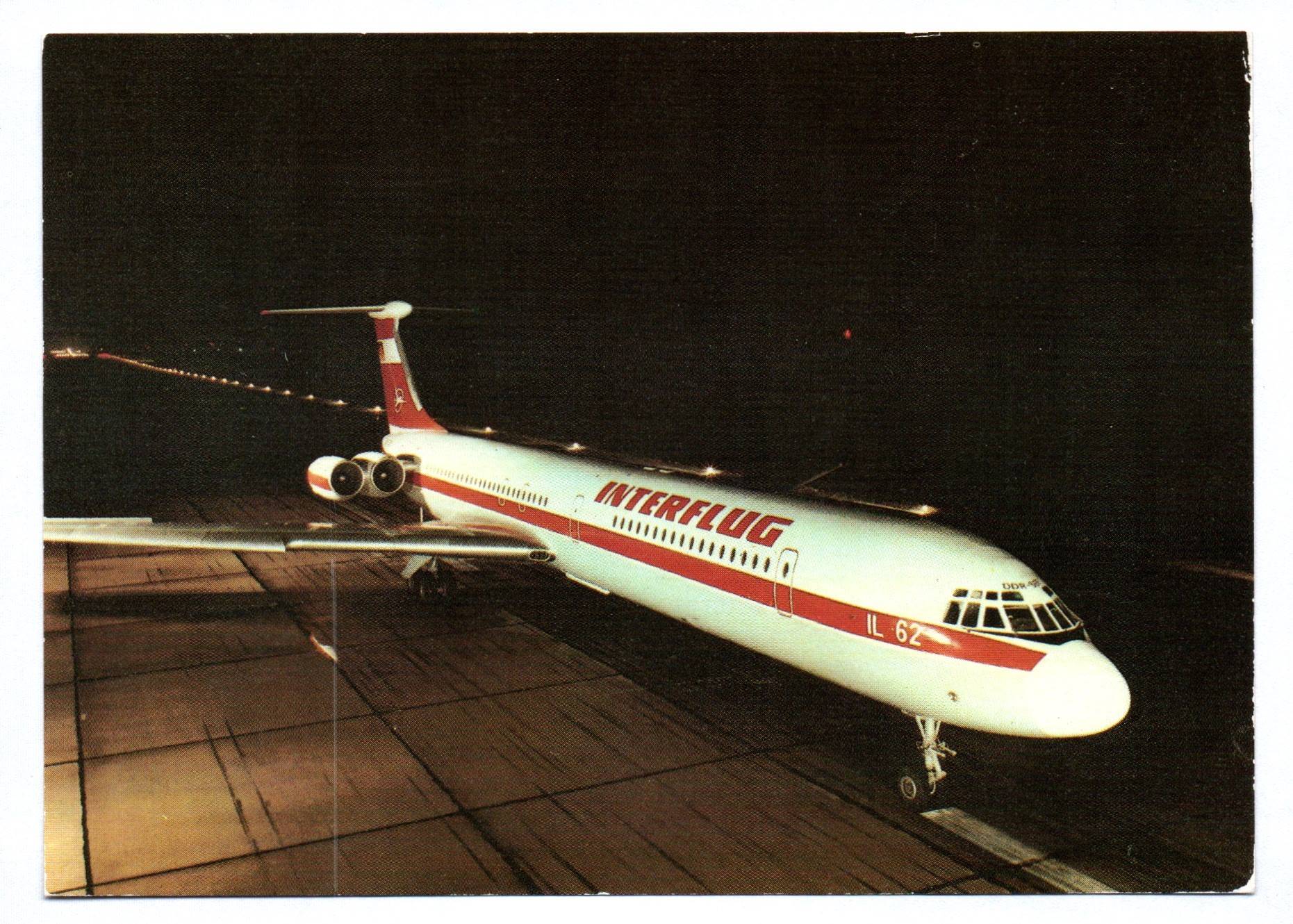 Foto Ak Flugzeug IL 62 bei der Landung DDR Interflug Foto Ak Flugzeug IL 62 bei der Landung DDR Interflug