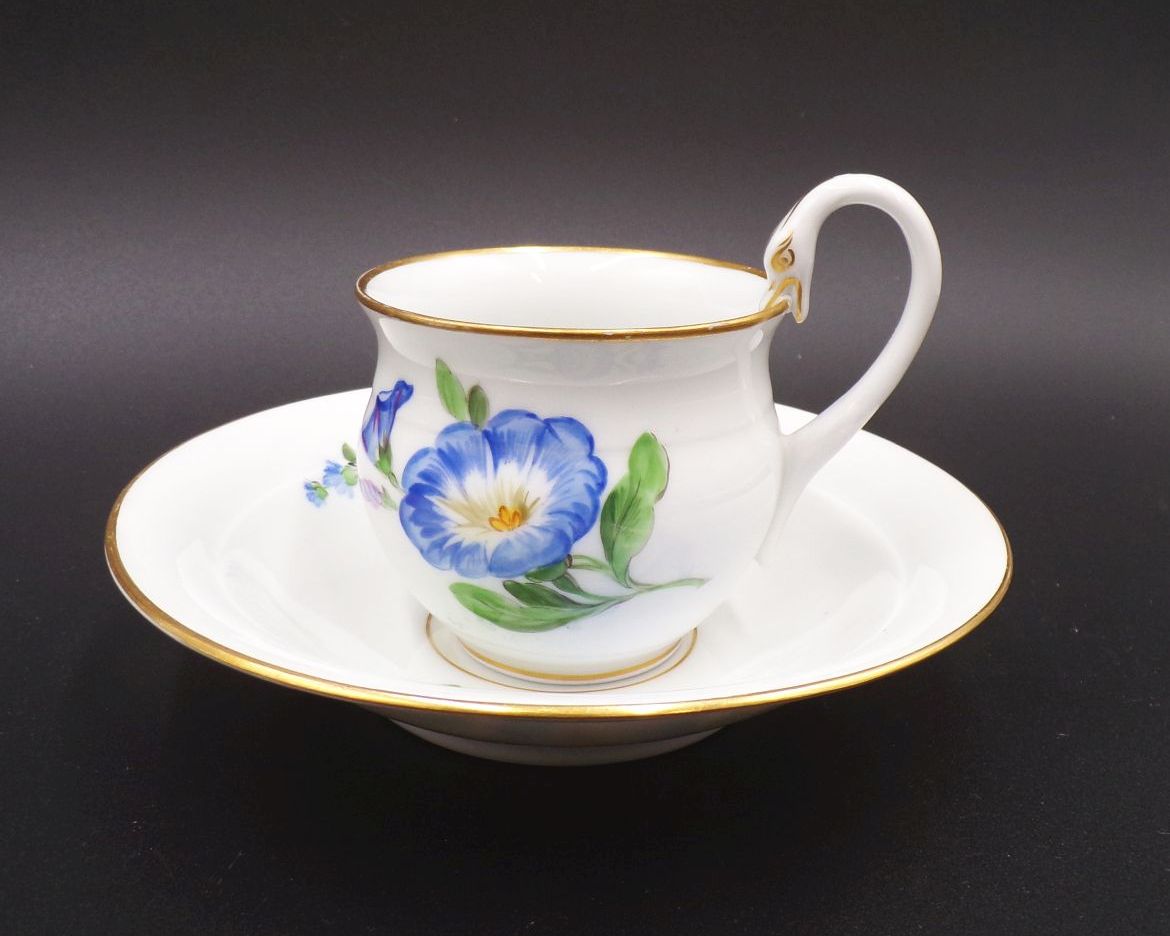 Altes Meissen Porzellan Tasse Untertasse blaue Blume Schwanenhals