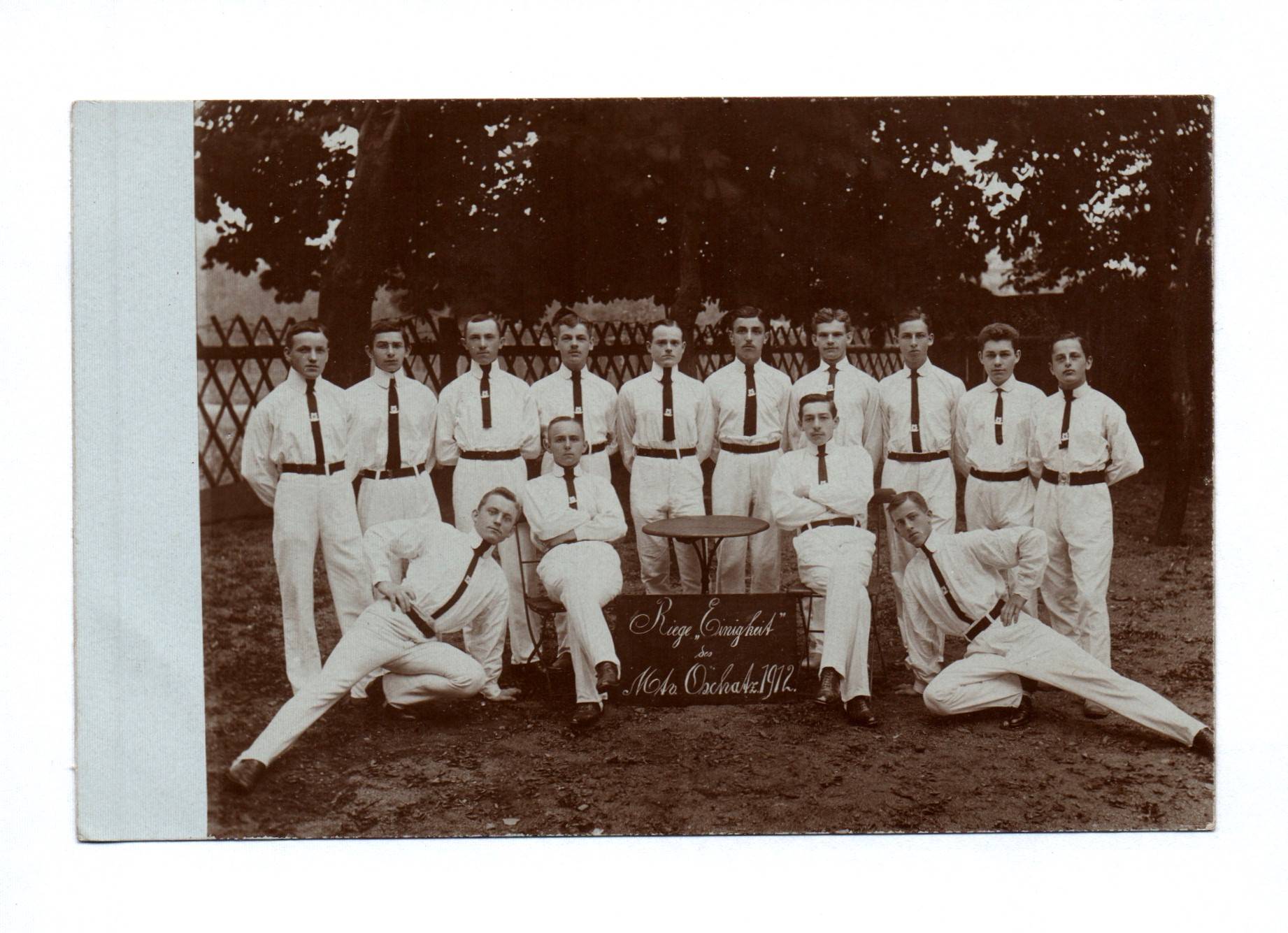 Foto Ak Riege Einigkeit MTV Oschatz Männer 1912 Foto Ak Riege Einigkeit MTV Oschatz Männer 1912