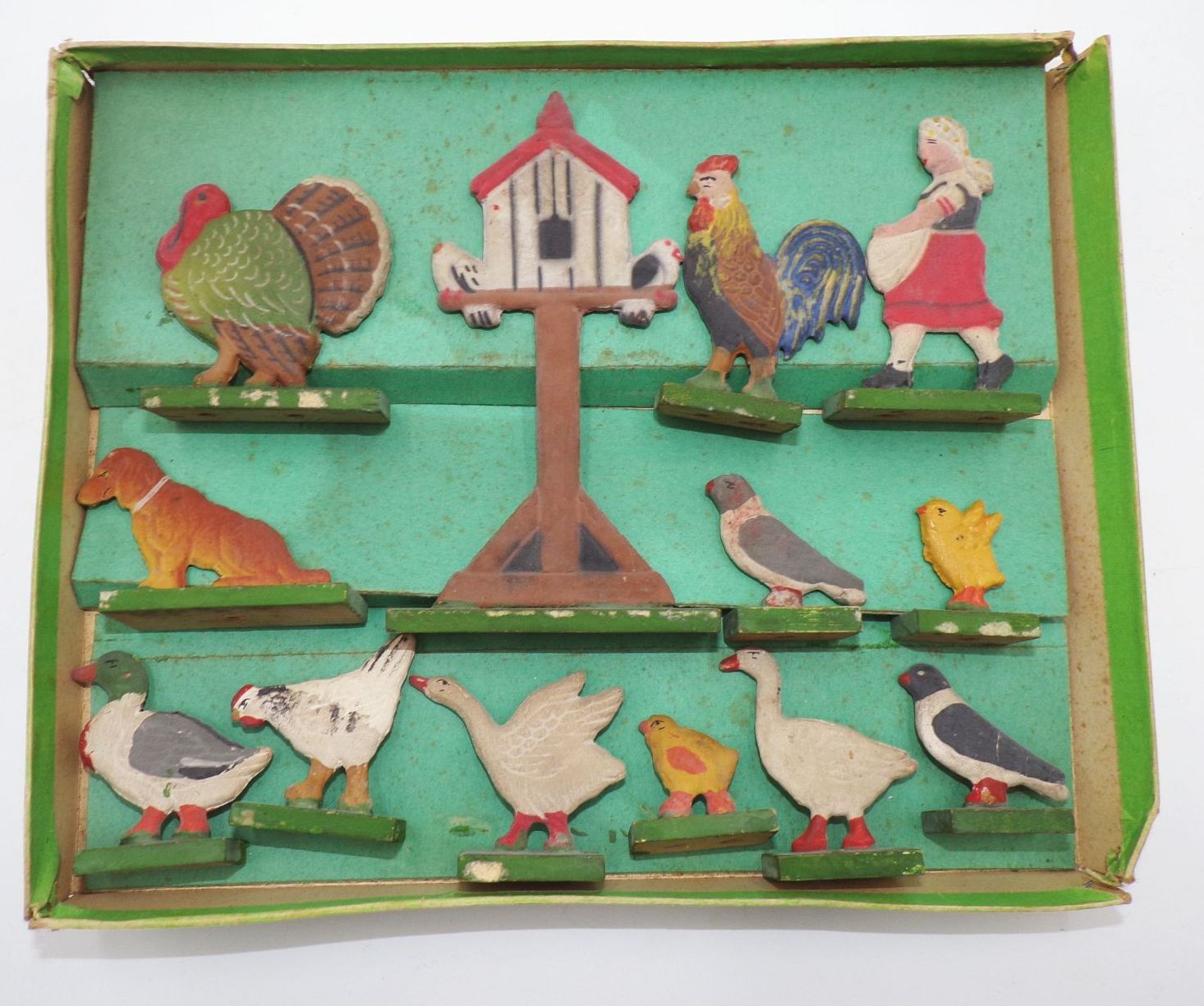 Berthold Holzfiguren Flachfiguren Taubenhaus Bauernhof Tiere OVP um 1930