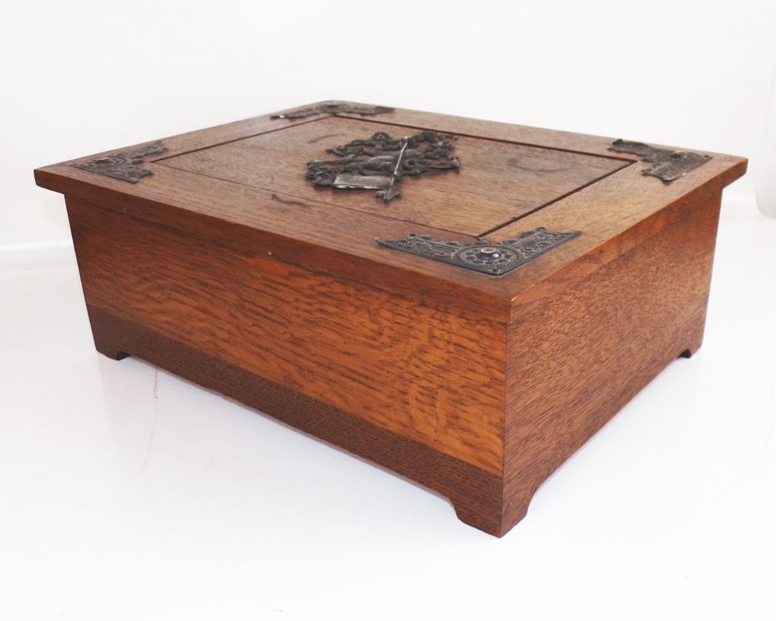 Alte Schatulle Box Aufbewahrung Antik schöne Beschläge um 1900