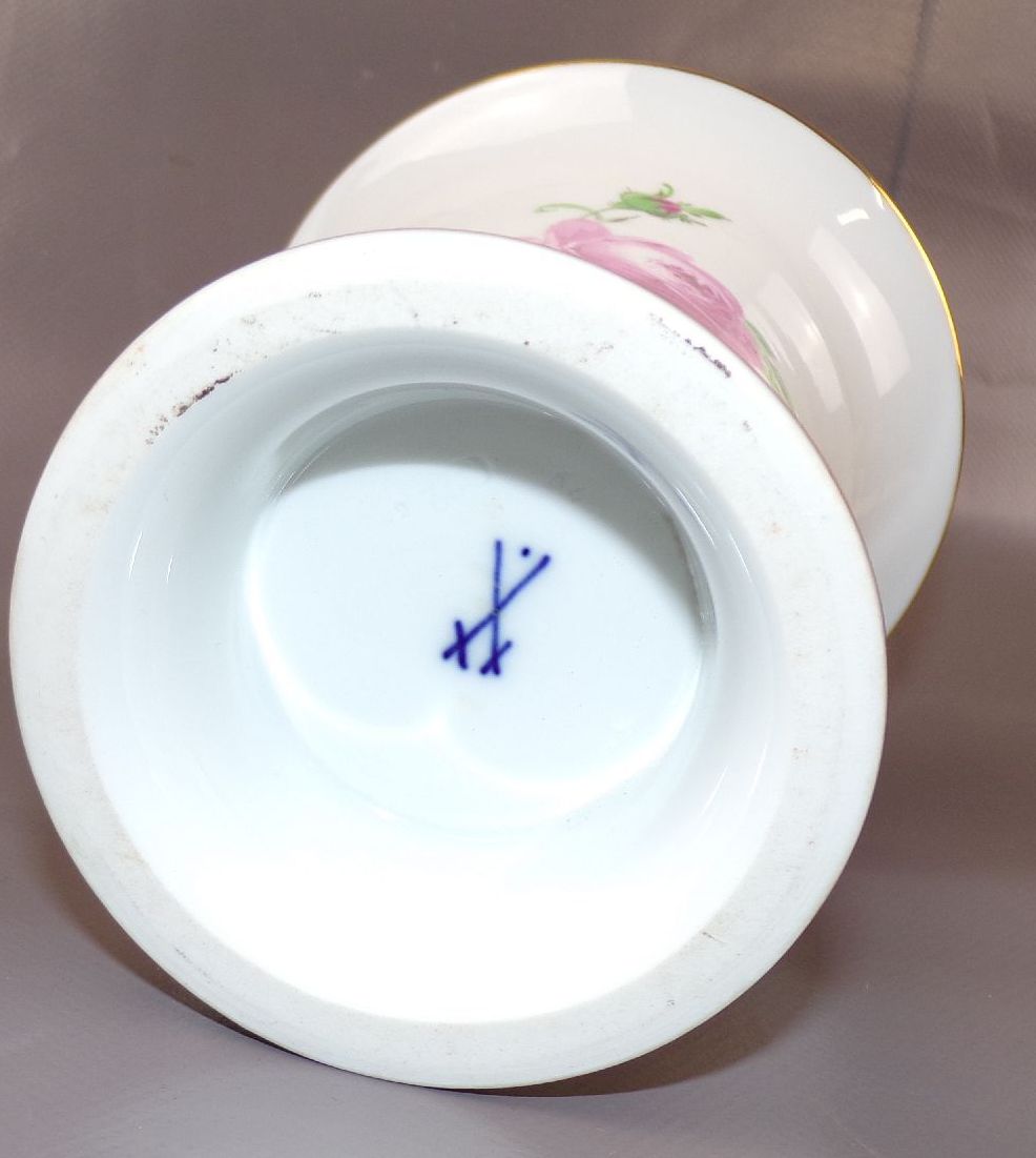 Meissen Porzellan Vase Trichtervase Rote Rose Goldrand