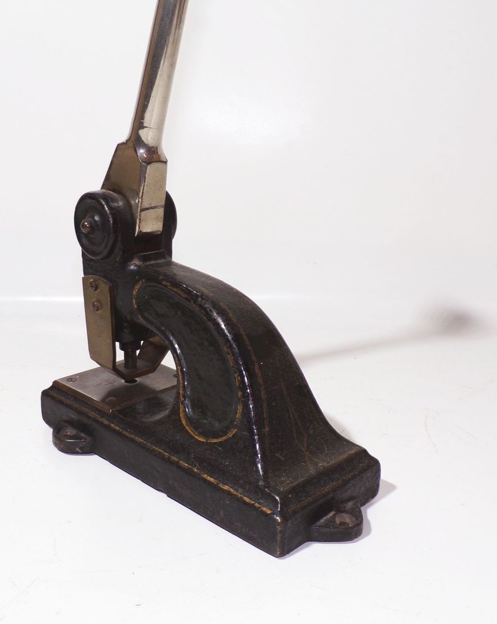 Alter Locher Banklocher Gusseisen Entwerter