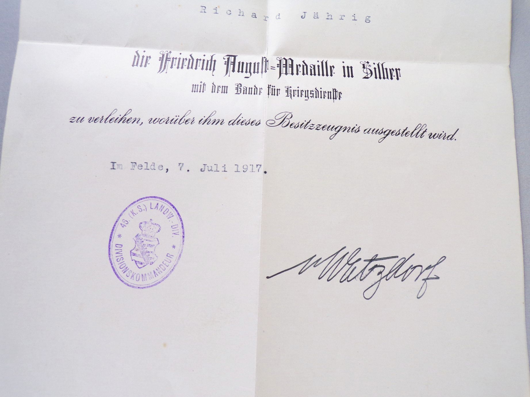 Besitzzeugnis Friedrich August Medaille Silber 1917 Im Felde 46 Landwehr Division von Watzdorf Besitzzeugnis Friedrich August Medaille Silber 1917 Im Felde 46 Landwehr Division von Watzdorf