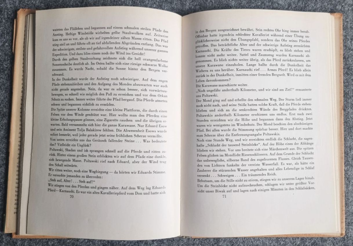 Jagd mit der Filmkamera B Dolin Henschel Verlag Berlin 1952 Aufzeichnungen eines Filmregisseurs Jagd mit der Filmkamera B Dolin Henschel Verlag Berlin 1952 Aufzeichnungen eines Filmregisseurs