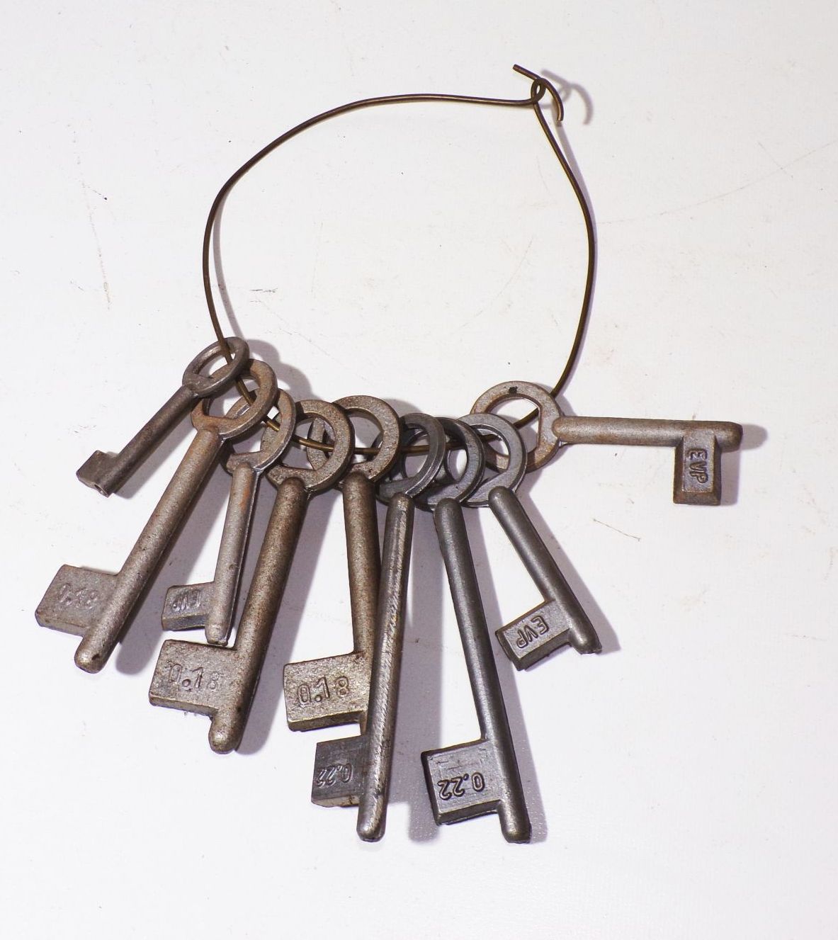 Konvolut alte Aluminium Schlüsselrohlinge DDR Schlüsselbund Alu 