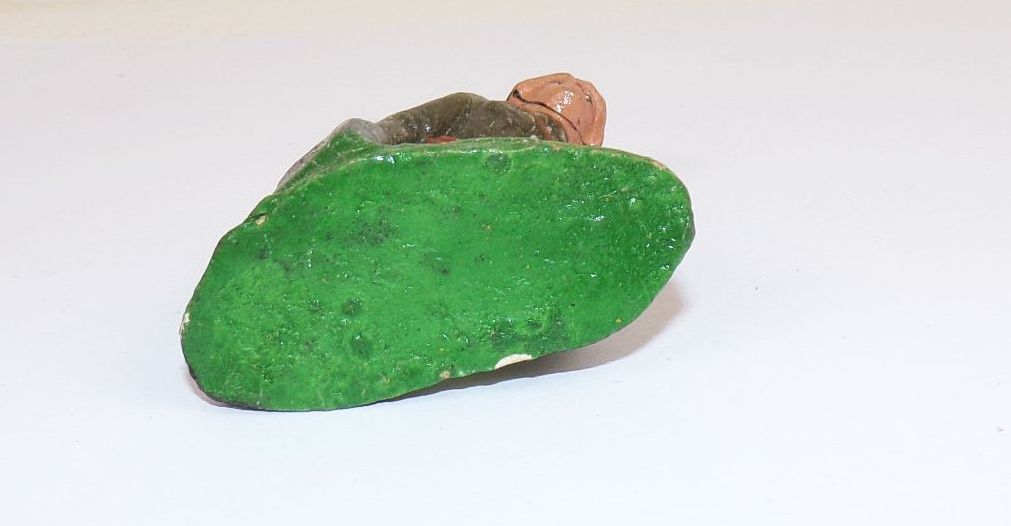 NVA Soldat kniend mit Munitionskisten Massefigur 