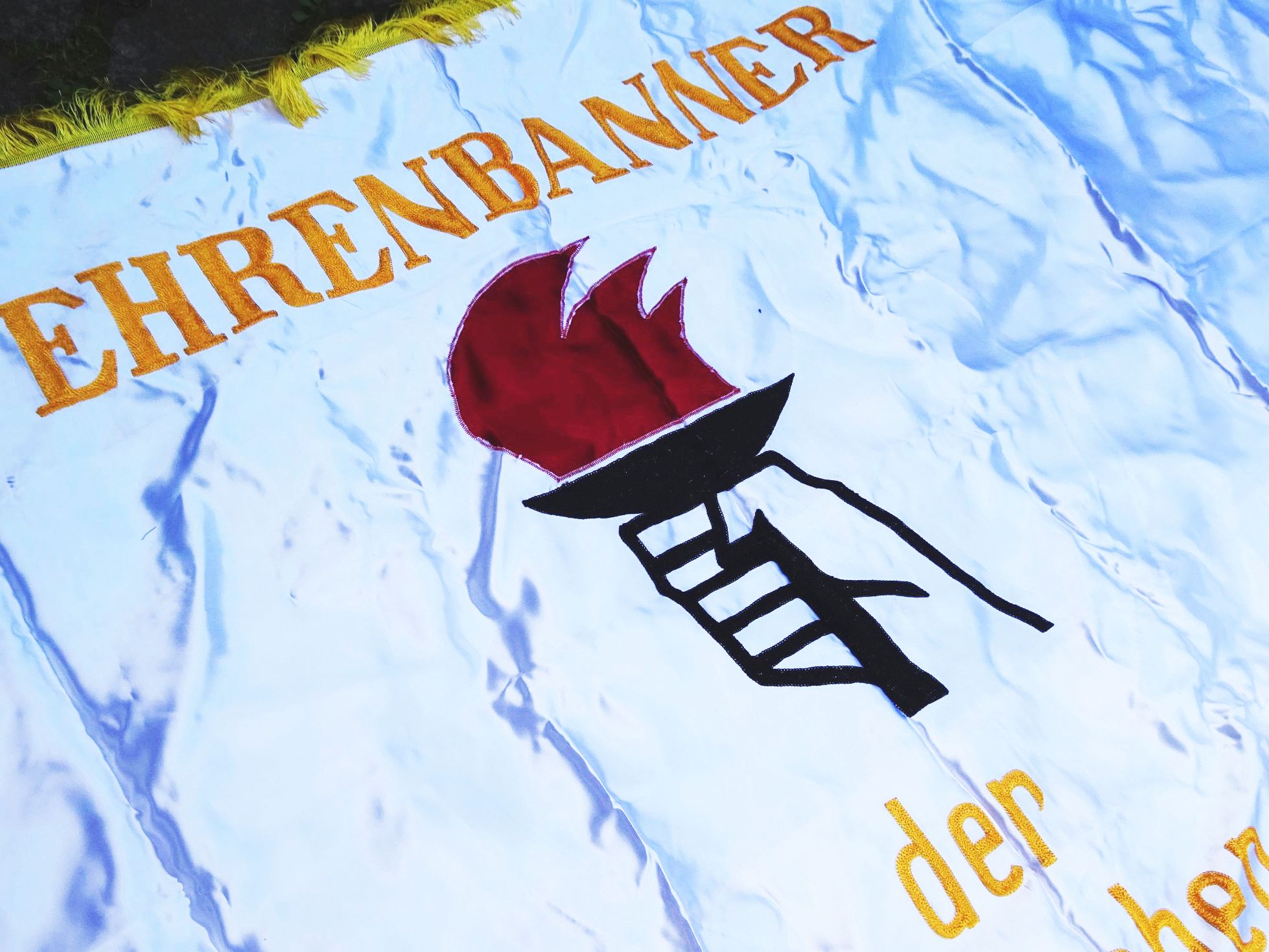 DDR Fahne Seide Ehrenbanner der antiimperialistischen Solidarität DDR Fahne Seide Ehrenbanner der antiimperialistischen Solidarität