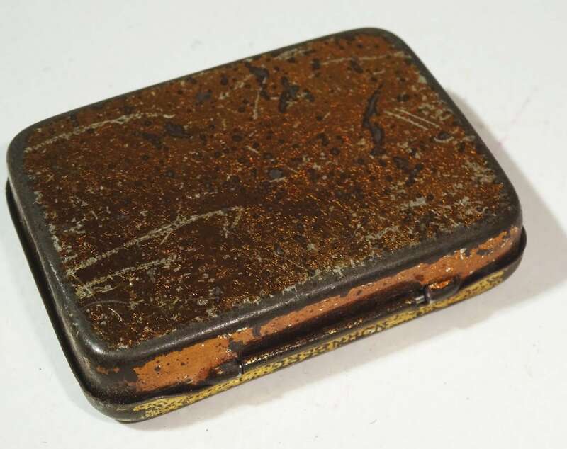 Old Needle Box Wenglein Salon Doppelspieler Nadeldose Blechdose 