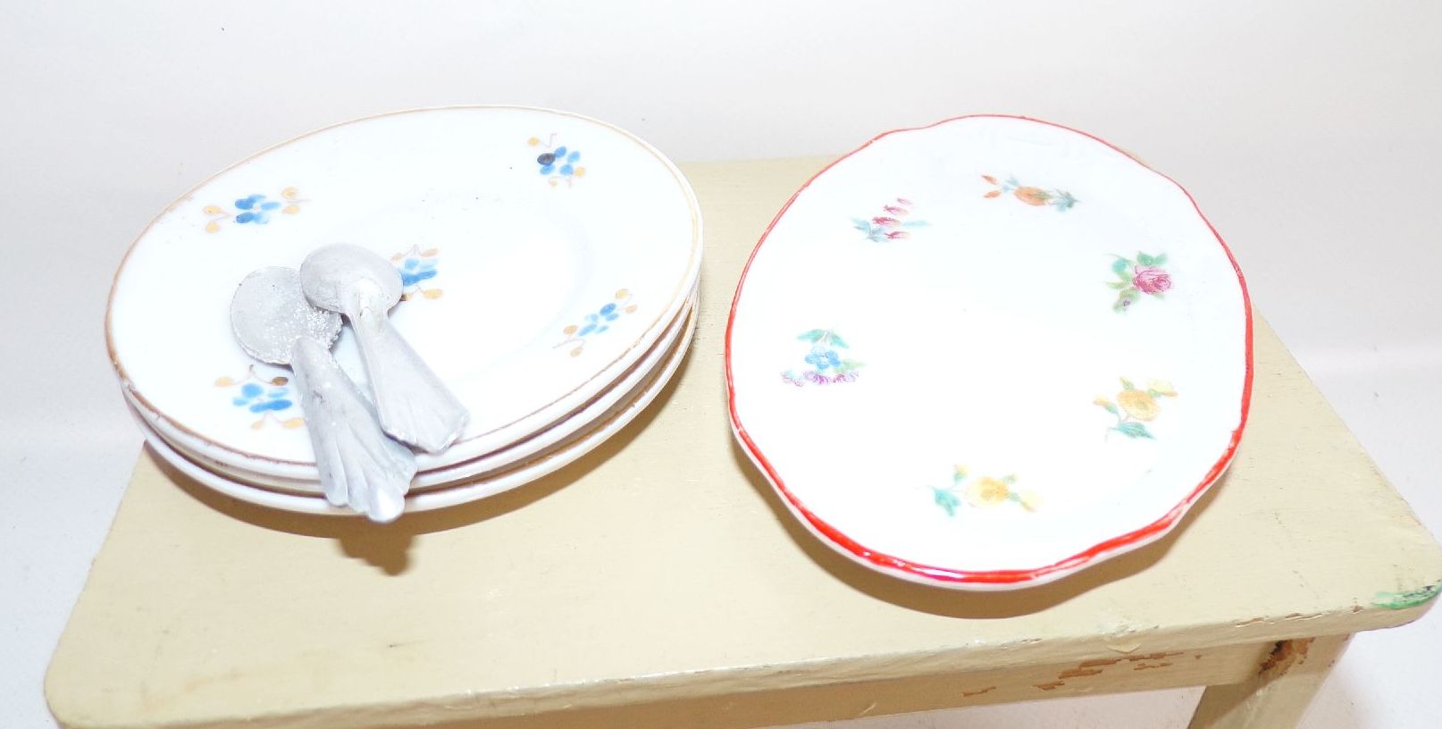 Konvolut Puppenküche Möbel Emaille Geschirr Puppenherd Porzellan 