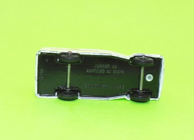 Old Matchbox Auto No 14 Lomas Ambulance mit OVP Modellauto