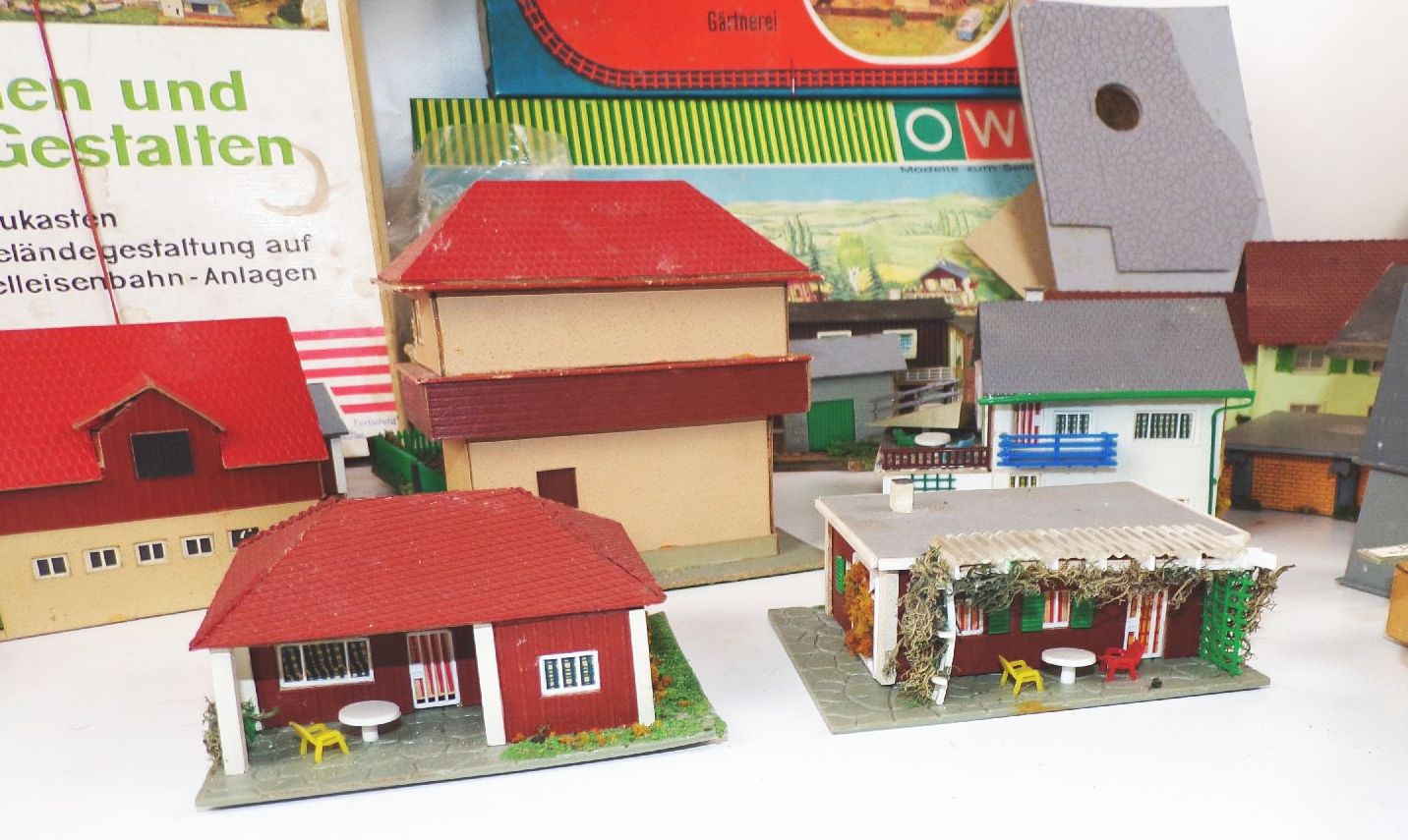 Konvolut H0 Modellbau Häuser Streumaterial Loks Bastlermaterial