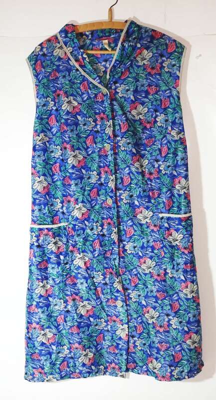 Kittelschürze DDR Polyester Dederon 70er 80er Original Schürze Kittelschürze DDR Polyester Dederon 70er 80er Original Schürze