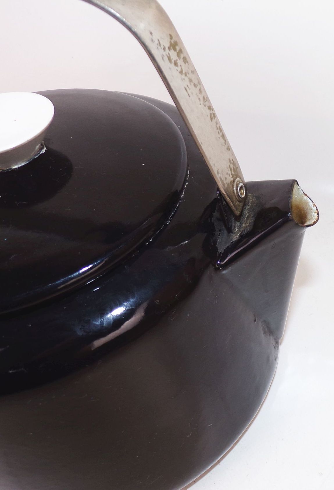 Alter Emaille Wasserkessel Teekessel Schwarz 