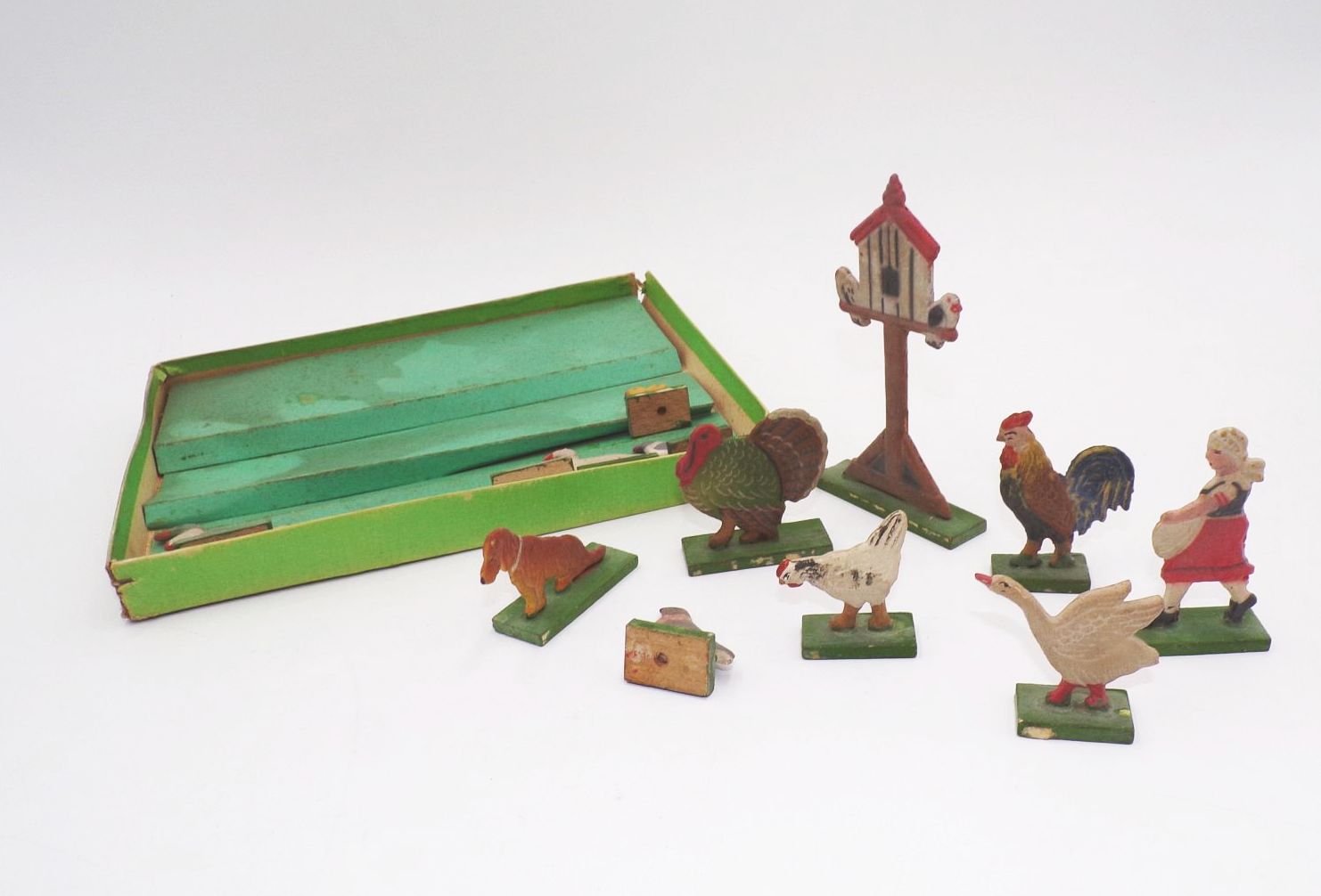 Berthold Holzfiguren Flachfiguren Taubenhaus Bauernhof Tiere OVP um 1930