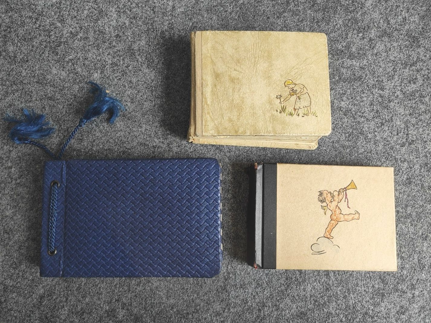 Alte Fotoalben 3 Stück schwarz weiß 103 Fotos Familie Reise Alte Fotoalben 3 Stück schwarz weiß 103 Fotos Familie Reise