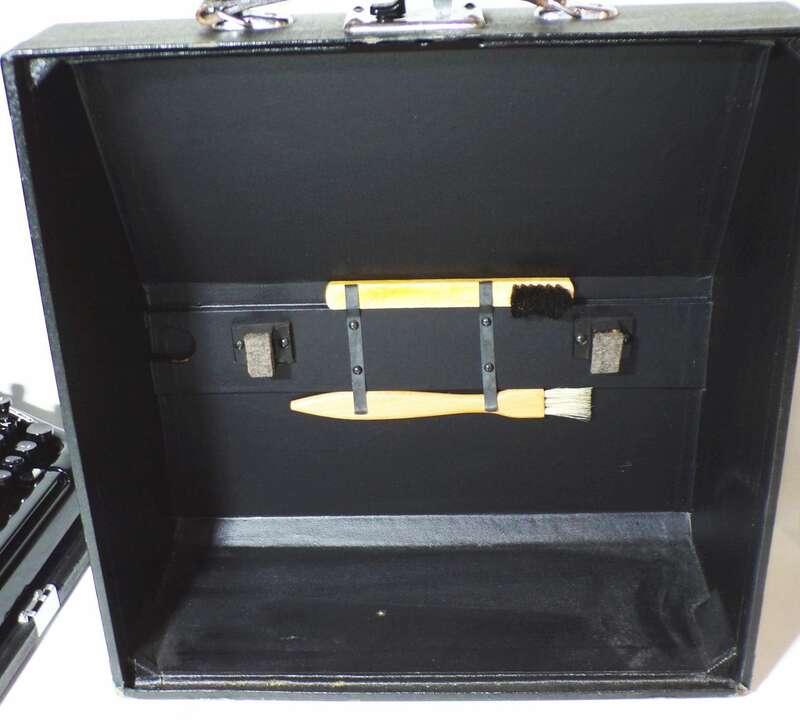 Alte Erika 10 Schreibmaschine schwarz typewriter 