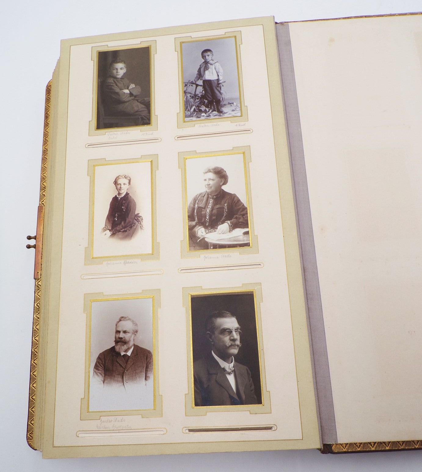 Altes Familien Fotoalbum Stade 1895 Prachteinband