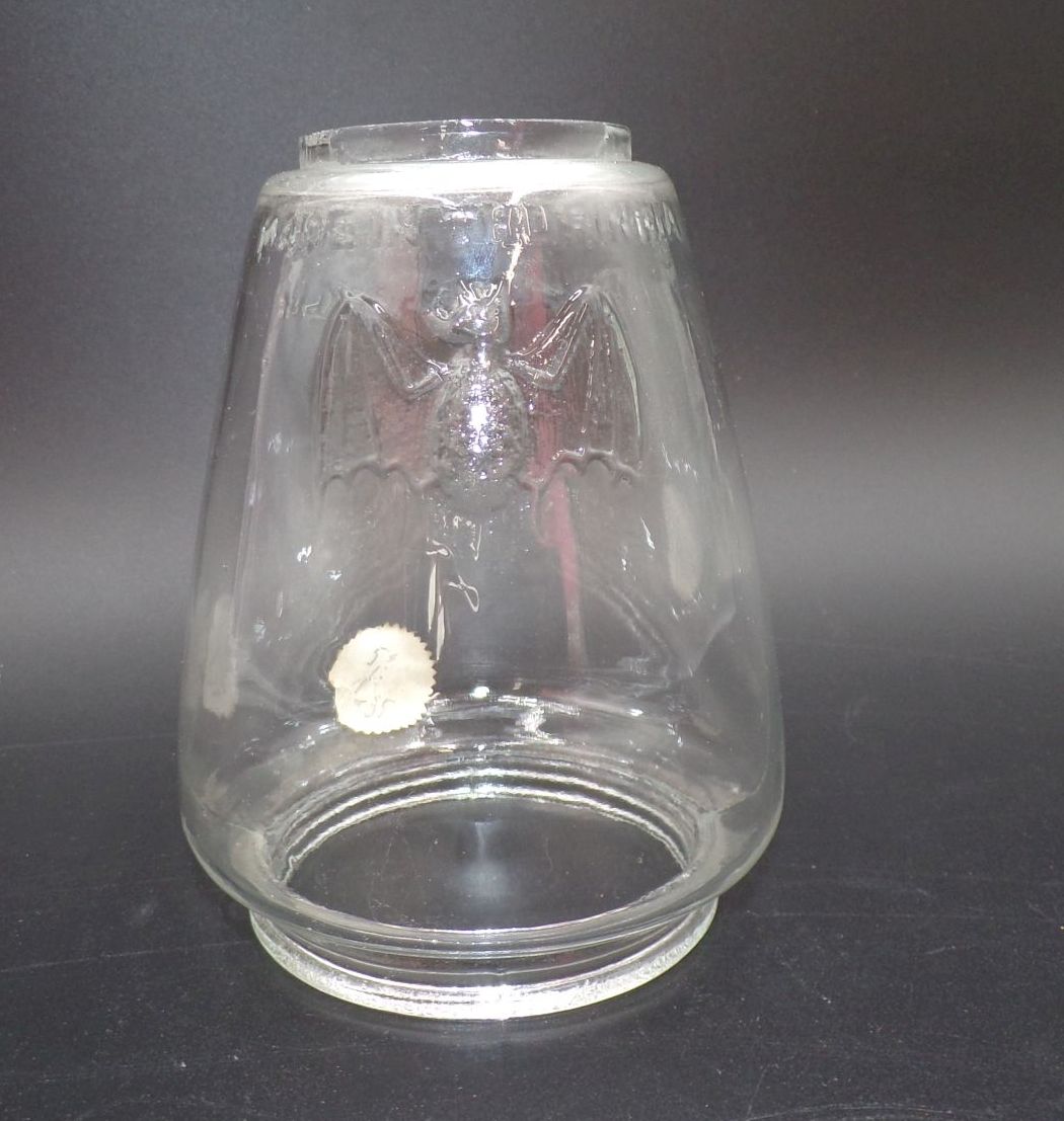 Altes Bat Lampenglas Fledermaus Made in Thuringia Ersatzglas für Petroleumlampe Altes Bat Lampenglas Fledermaus Made in Thuringia Ersatzglas für Petroleumlampe