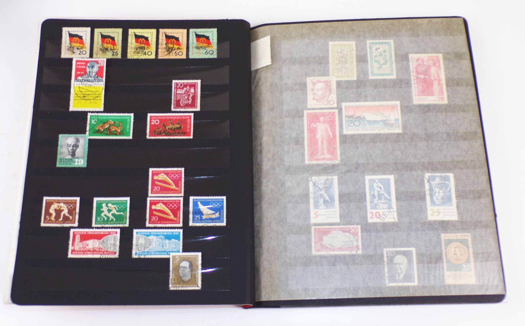 Briefmarken Sammlung Schwerpunkt DDR wenig BRD kaum Ausland 31 Alben 