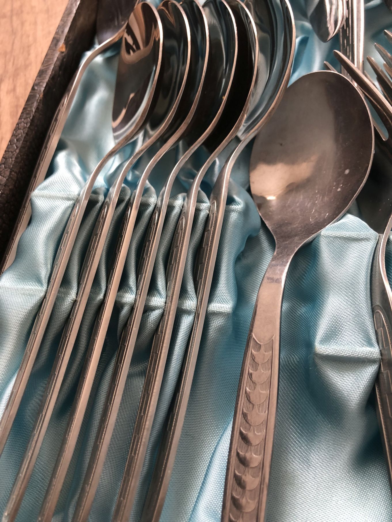 DDR Besteck 27 teilig ABS Rostfrei Löffel Messer Gabel Besteckkoffer