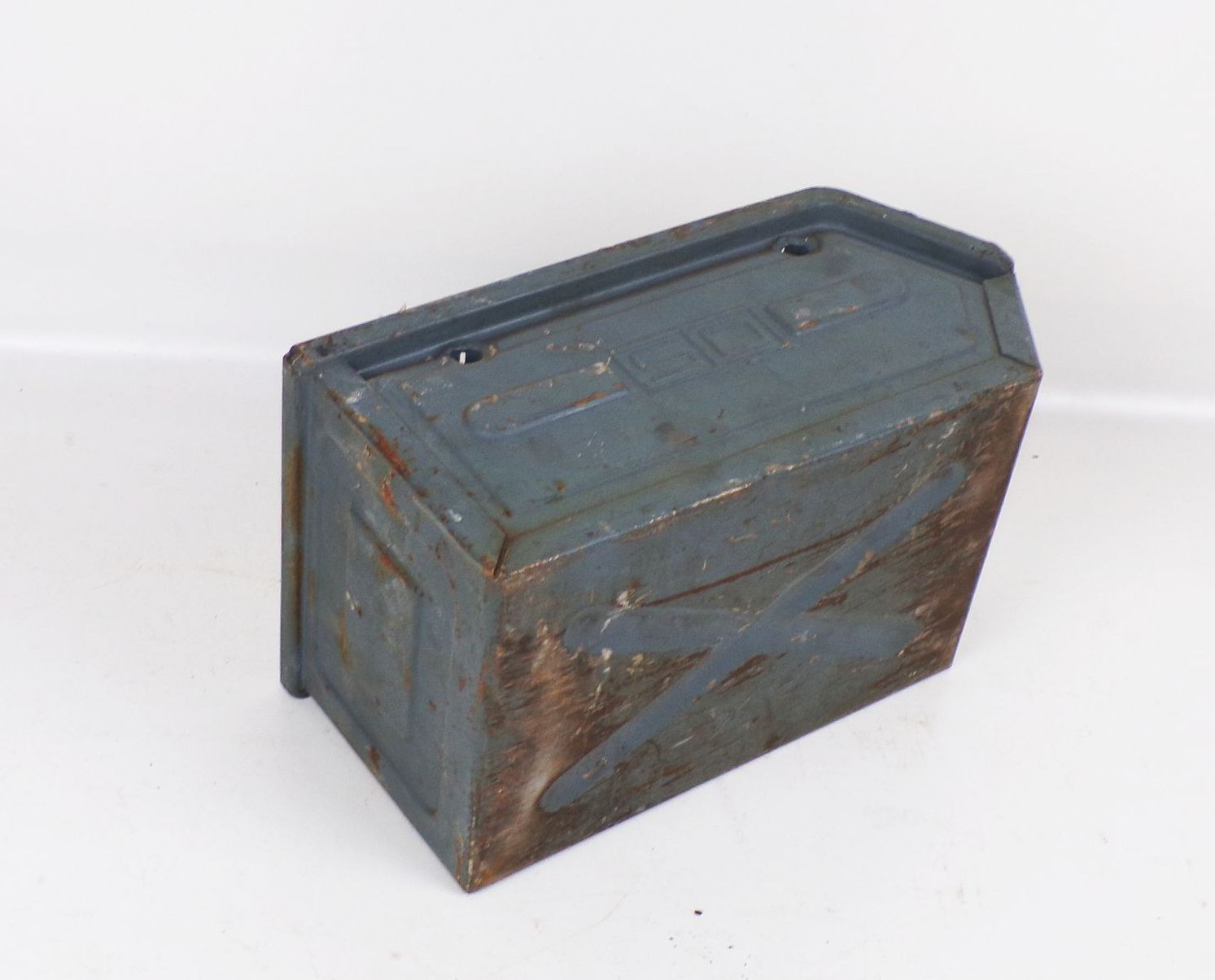 Alte Stapelbox Werkzeugkiste Aufbewahrung stapelbar Metallkiste 