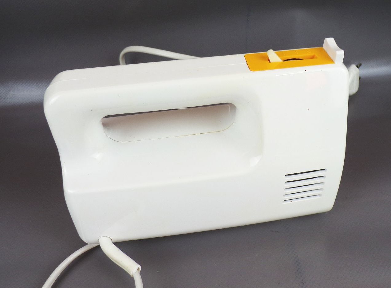 RG28s Mixer DDR Handrührgerät weiß Schneebesen Pürierstab Knethaken OVP Set RG28s Mixer DDR Handrührgerät weiß Schneebesen Pürierstab Knethaken OVP Set