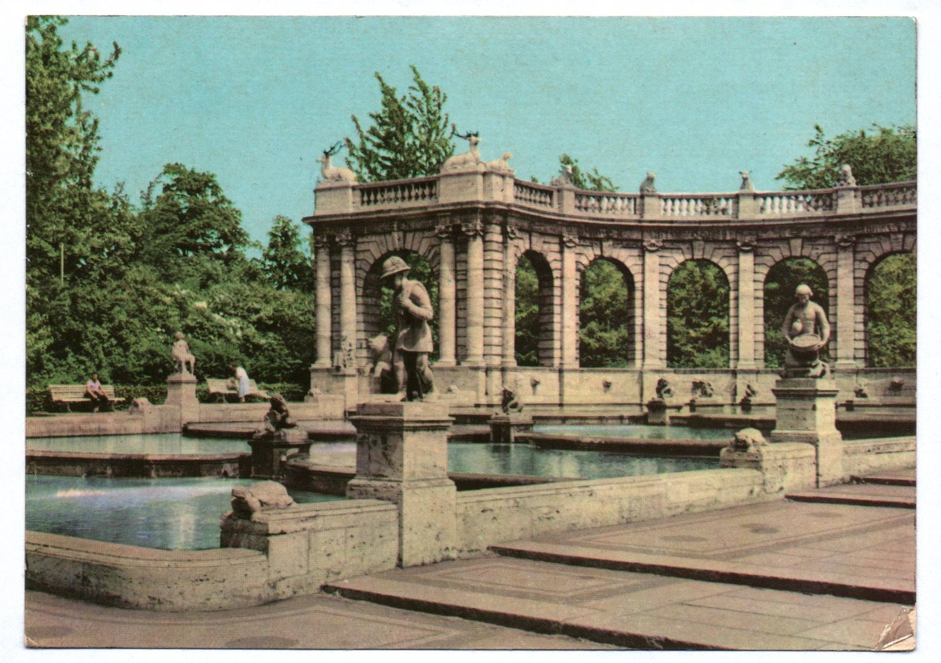 Foto Ak Berlin DDR 1965 Märchenbrunnen im Friedrichshain Foto Ak Berlin DDR 1965 Märchenbrunnen im Friedrichshain