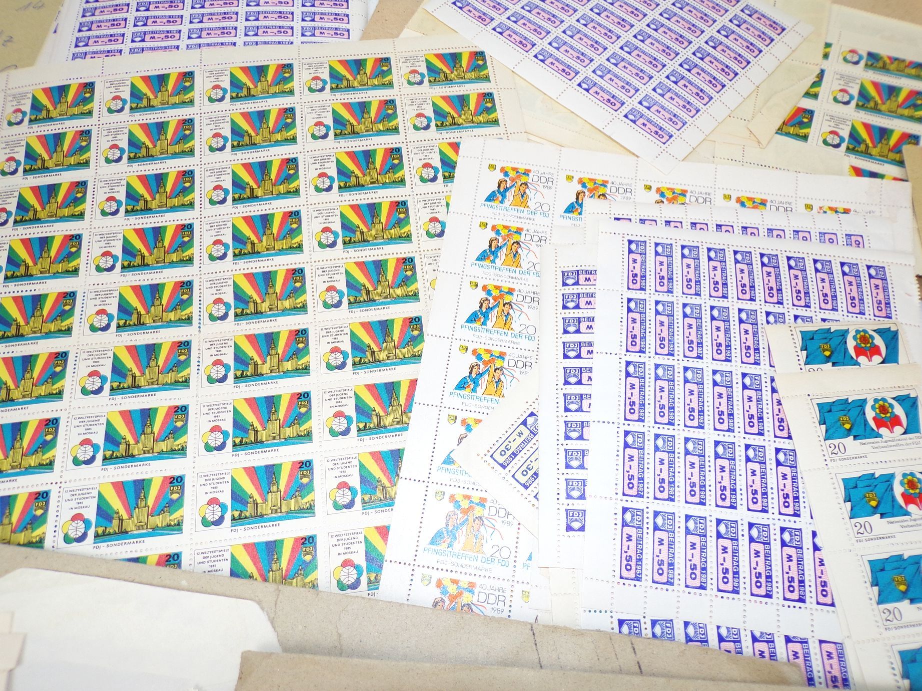 Konvolut FDJ Beitragsmarken Marken Spendenmarken Bögen