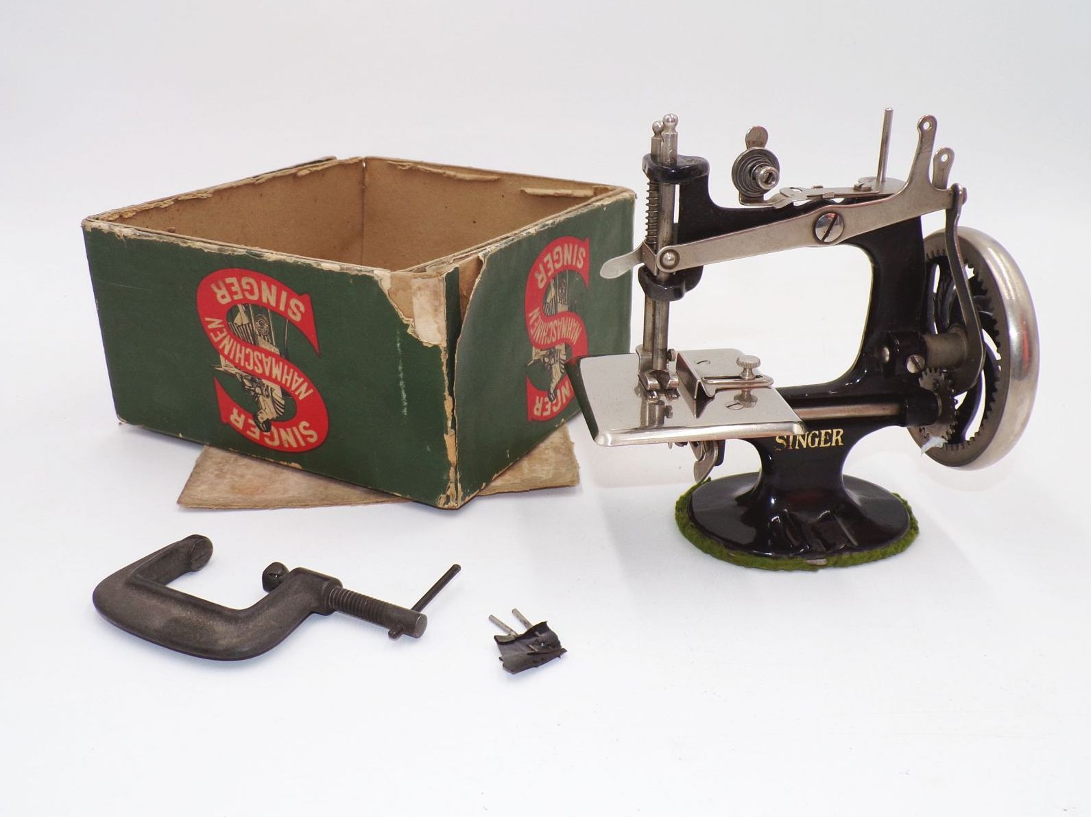 Alte Singer Kindernähmaschine