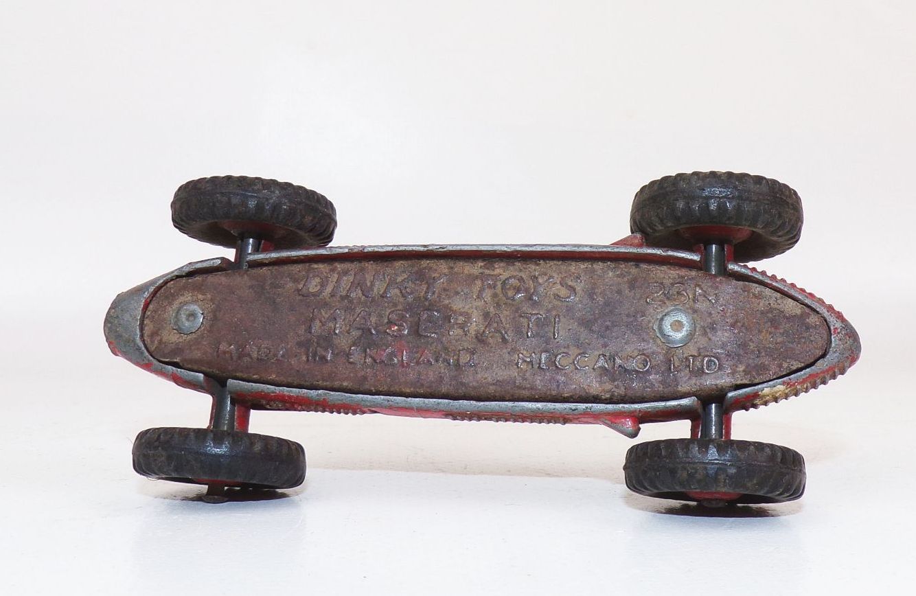 Dinky Toys 23 N Maserati Rennwagen 