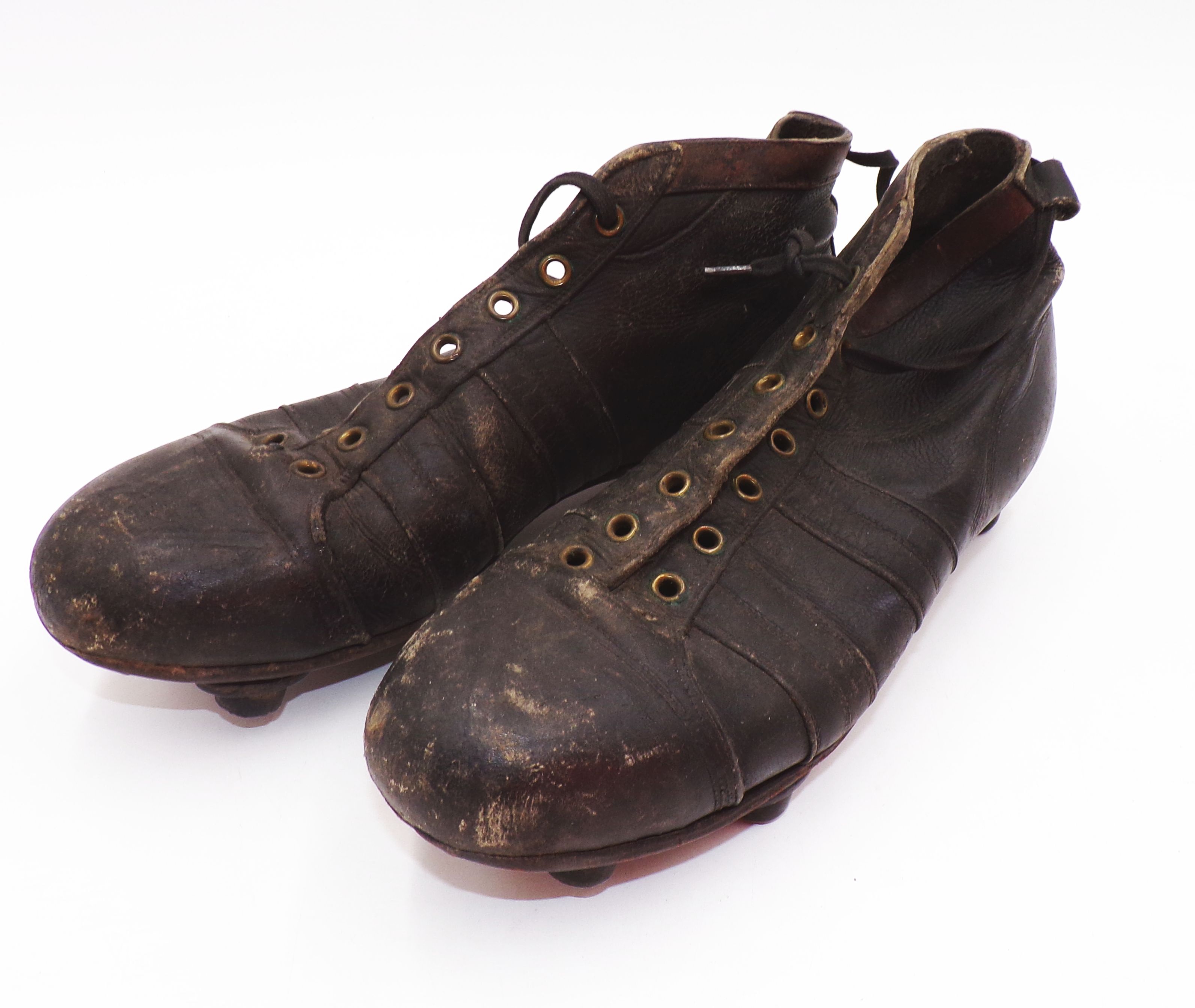 Alte Fussballschuhe genagelt Vintage boots Alte Fussballschuhe genagelt Vintage boots