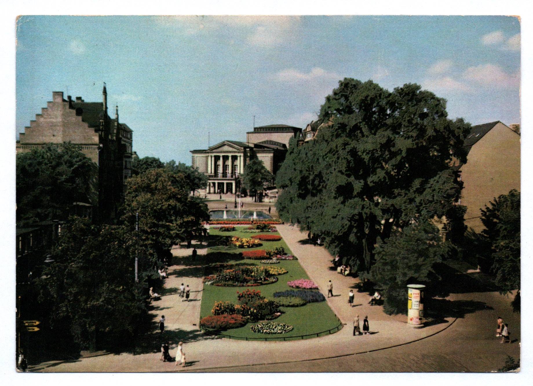 Foto Ak Halle Saale 1962 DDR Theater des Friedens Foto Ak Halle Saale 1962 DDR Theater des Friedens