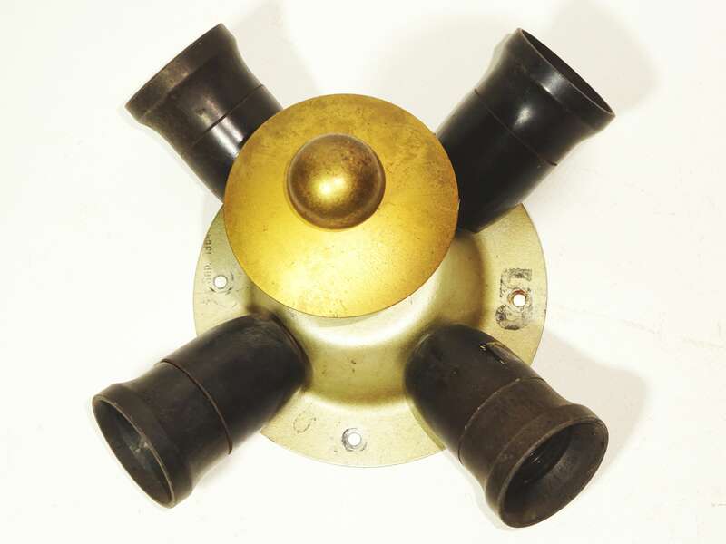 Altes Lampenteil 4 Lampenfassungen Mittelteil Konsole Verteiler DDR 