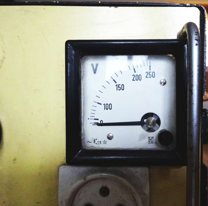 Vintage DDR Meßgerät Voltmeter Amperemeter Meßinstrument ! 