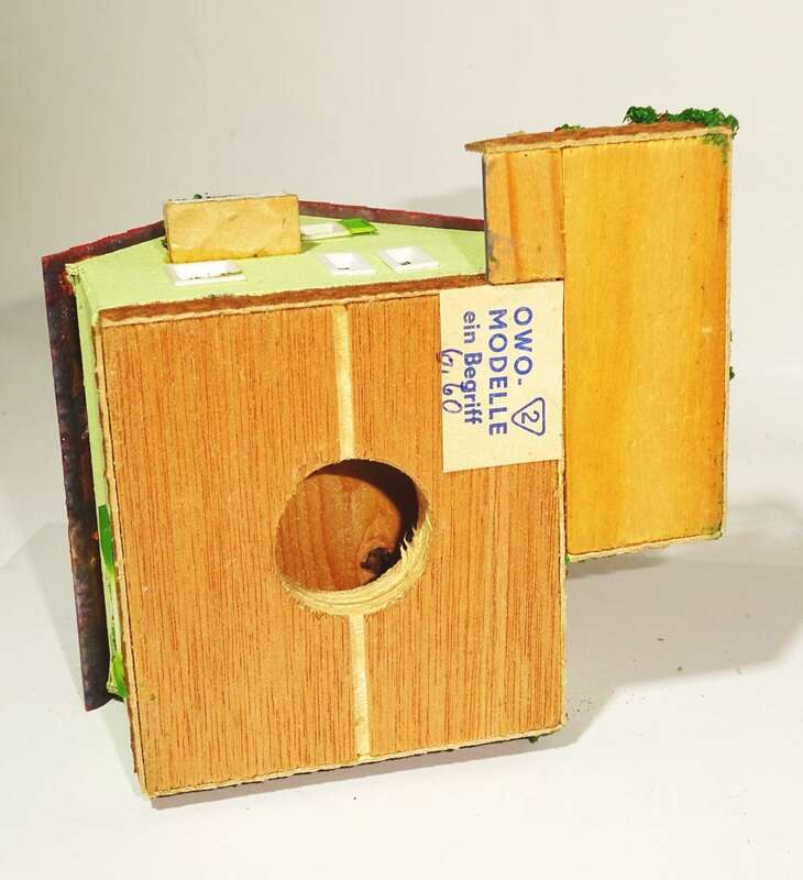 OWO Modellhaus Wohnhaus mit Terasse Blumenbeete TT H0 DDR