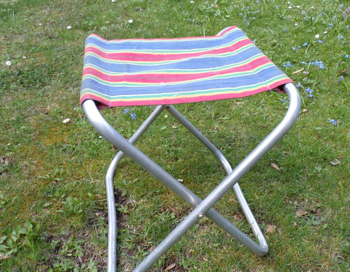 Alter Gartenhocker Klapphocker Anglerhocker faltbar Vintage DDR