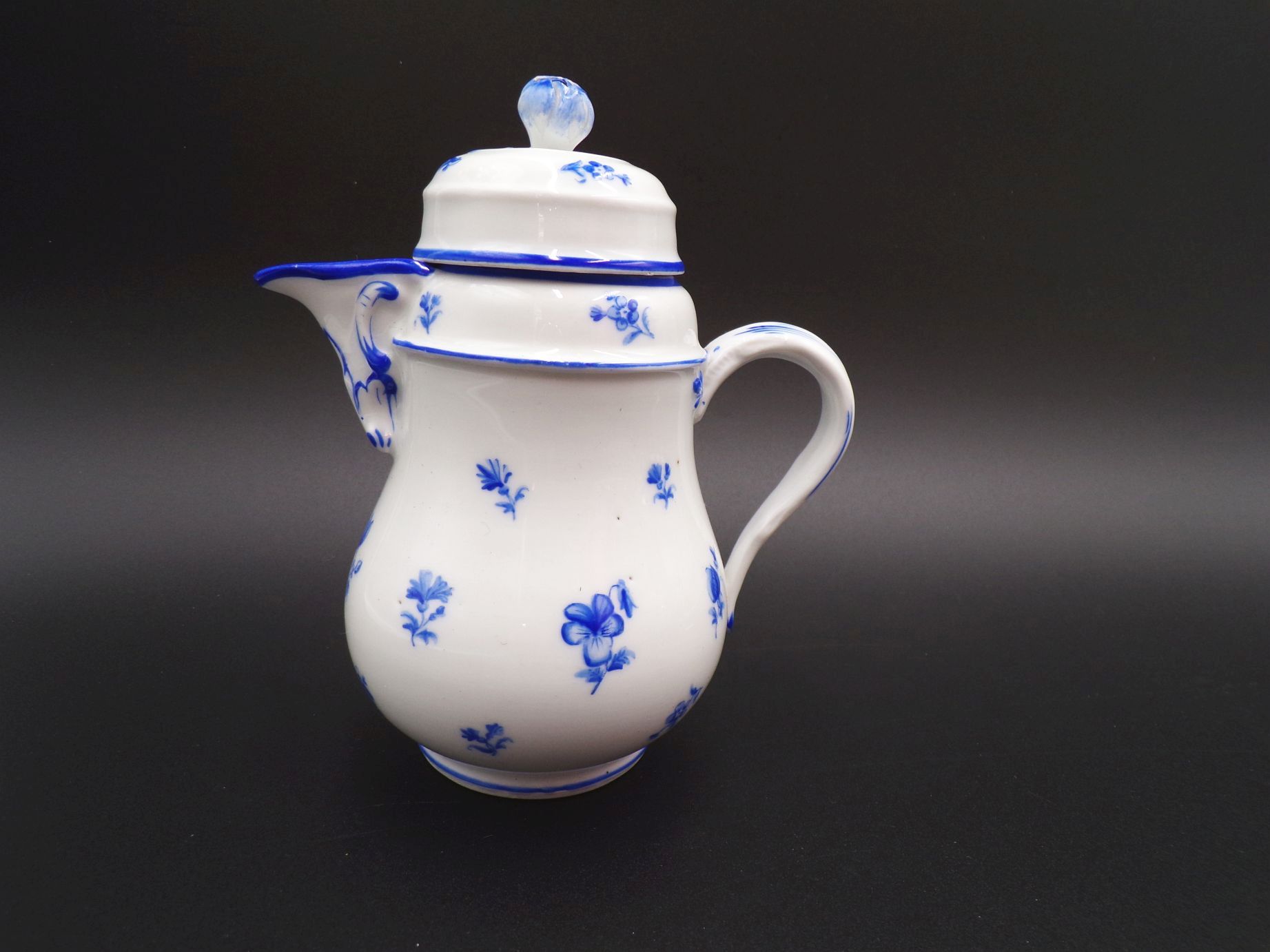 Alte Meissen Kakaokanne blau weiß Blumen Knaufzeit 2 Wahl Kännchen