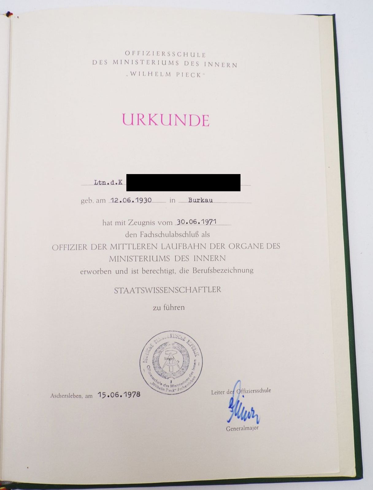 Nachlass Hauptmann der K Polizei DDR Abzeichen Urkunden Nachlass Hauptmann der K Polizei DDR Abzeichen Urkunden